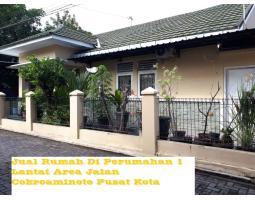 Rumah Di Perumahan 1 Lantai Area Jalan Cokroaminoto Pusat Kota