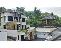 Dijual Rumah Villa Megah 4KT 4KM SHM View Cantik Dalam Cluster di Bantul Dekat UMY - Jogja