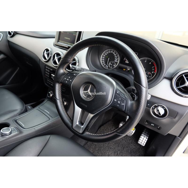 Mobil Mercedes Benz B200 1.6 CGI CBU 2015 Bekas - Jakarta Utara
