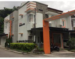 Jual Rumah Kost Eksklusif Bekas Luas 300 m2 Full Furnished Cuma 1 Menit dari Kampus UII - Sleman 