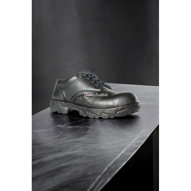 Terdekat Safety Shoes Pendek - Balikpapan