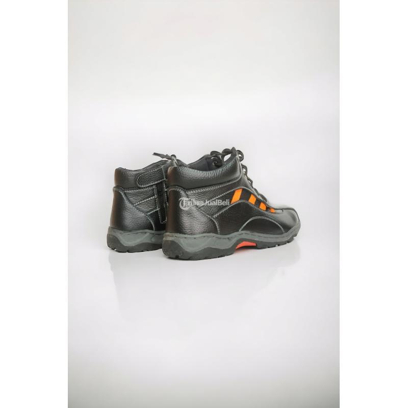 Produksi Sepatu Safety Pendek - Padang