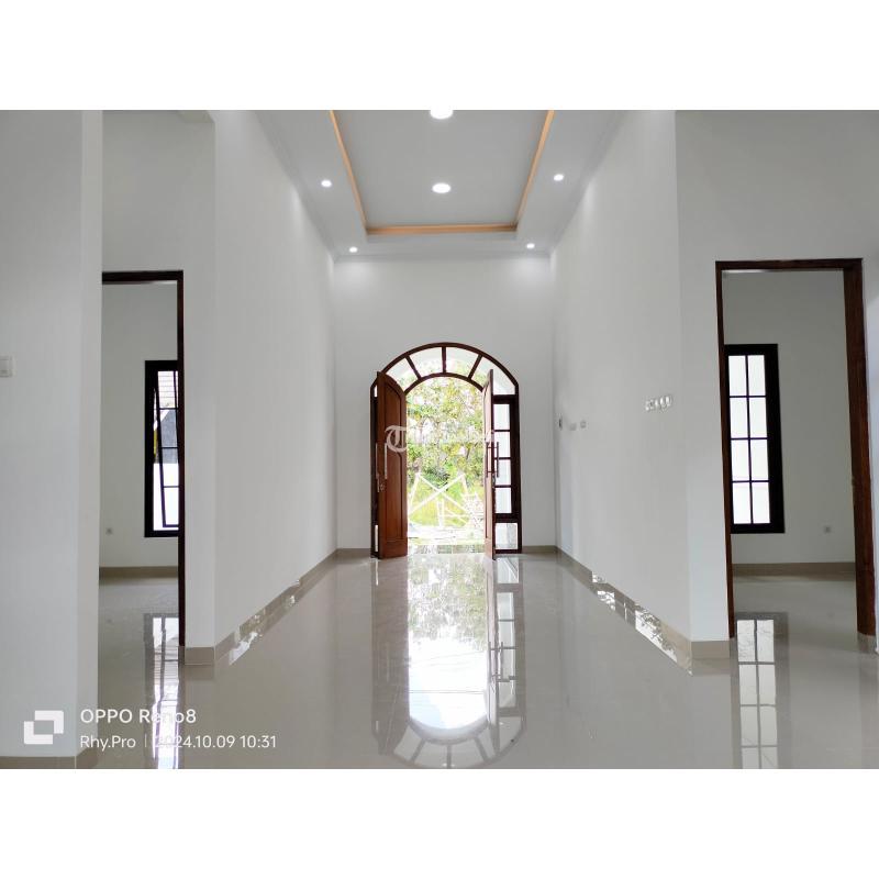 Jual Rumah Mewah Klasik Tipe 100 Baru dekat Kampus UII di Jl Kaliurang Km 12 - Sleman