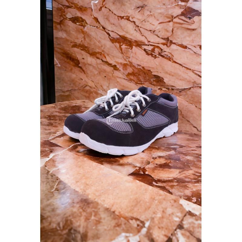 Murah Sepatu Safety Shoes Tinggi 9 cm di Bali - Badung