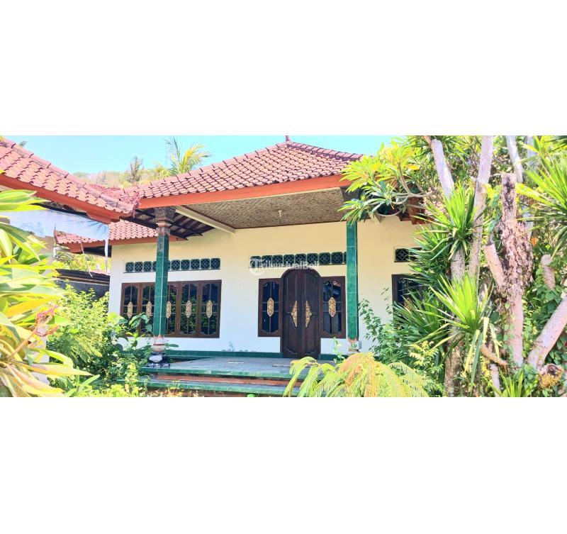 Di Sewakan Tanah dan Bangunan, LT. 1973m2, LB. 150m2, 2KM, 2KT, Cocok untuk Invest, dekat area Goa Lawah, Padang Bai, Karangasem - Bali