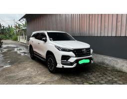 Mobil Toyota Fortuner GR 2.8 Matic Diesel 2022 Bekas Warna Putih - Yogyakarta