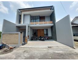  Dijual Rumah Cantik 2 Lantai di Ngaglik Dekat Pasar Gentan Tipe 90 2KM 3KT SHM - Sleman 