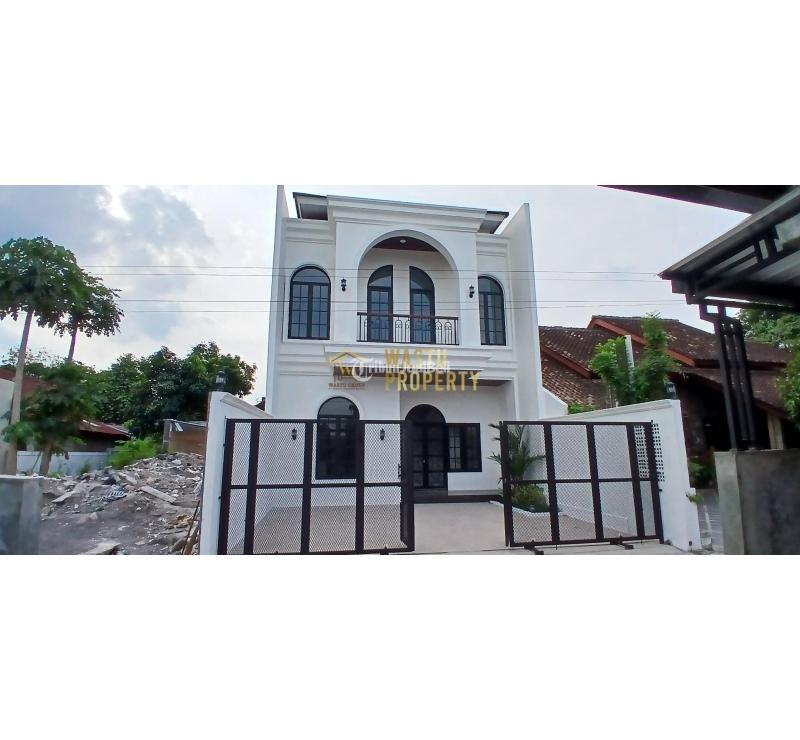 Jual Rumah 2 Lantai Tipe 130 Mewah Dekat Maguwoharjo - Sleman