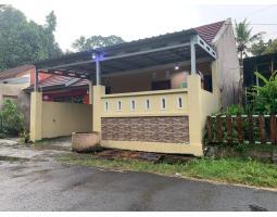 Dijual Rumah Second 2KT 1KM SHM Tepi Jalan Utama - Klaten