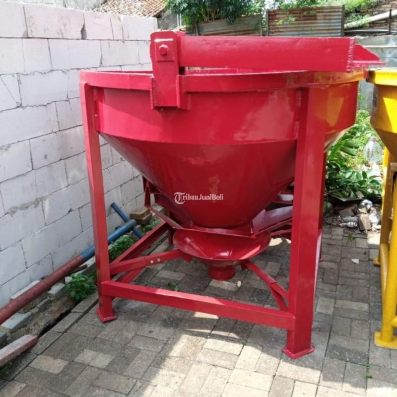 Sewa Bucket Cor 0,8 m3 - Denpasar 