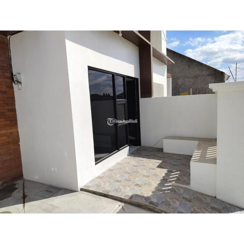 Dijual Rumah 2 Lantai Gaya Modern, LT. 60m2, Lb. 62m2, 3KT, 1KM, Dekat Candi Prambanan - Klaten