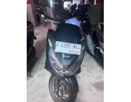 Motor Honda PCX 160 ABS 2023 Bekas Pajak Panjang Barang Mulus KM Low - Tangerang Selatan
