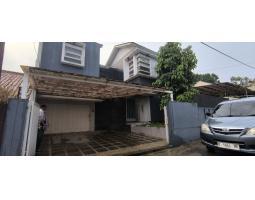 Dijual Rumah Siap Huni, LT. 288m2, LB. 300m2, 5KT, 5KM, Hadap Timur, SHM, Parongpong - Bandung