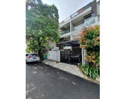 Dijual Rumah Cantik 2 Lantai di Komplek Villa Pondok Indah, Kebayoran Lama - Jakarta Selatan