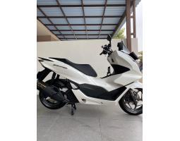 Motor Honda New PCX 160 White Glossy Bekas - Jakarta Pusat