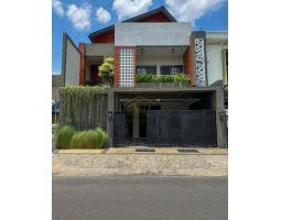 Dijual Rumah Mewah 3 Lantai, LT. 145m2, LB. 225m2, Legalitas SHM, 15 Menit dari Kampus UPN, Sleman - Yogyakarta