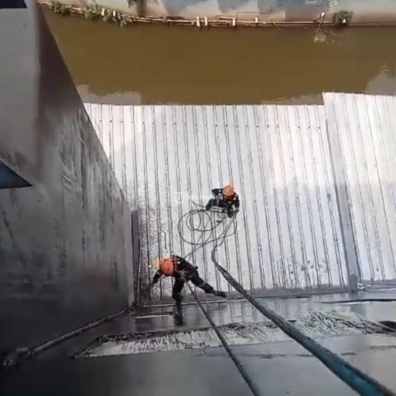 Pengecatan Fasade Gedung Tinggi Menggunakan Cat Tahan Cuaca - Jakarta Utara