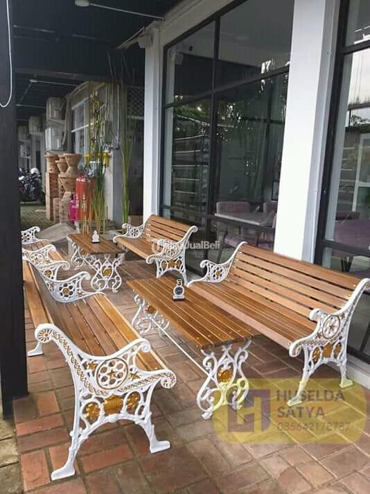 Bangku Taman Panjang Sale Akhir Tahun - Jakarta Barat