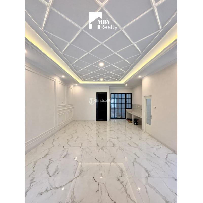 Jual Rumah Baru American Classic Tipe 210 Baru 2,5 Lantai Ada Rooftop di Jagakarsa - Jakarta Selatan