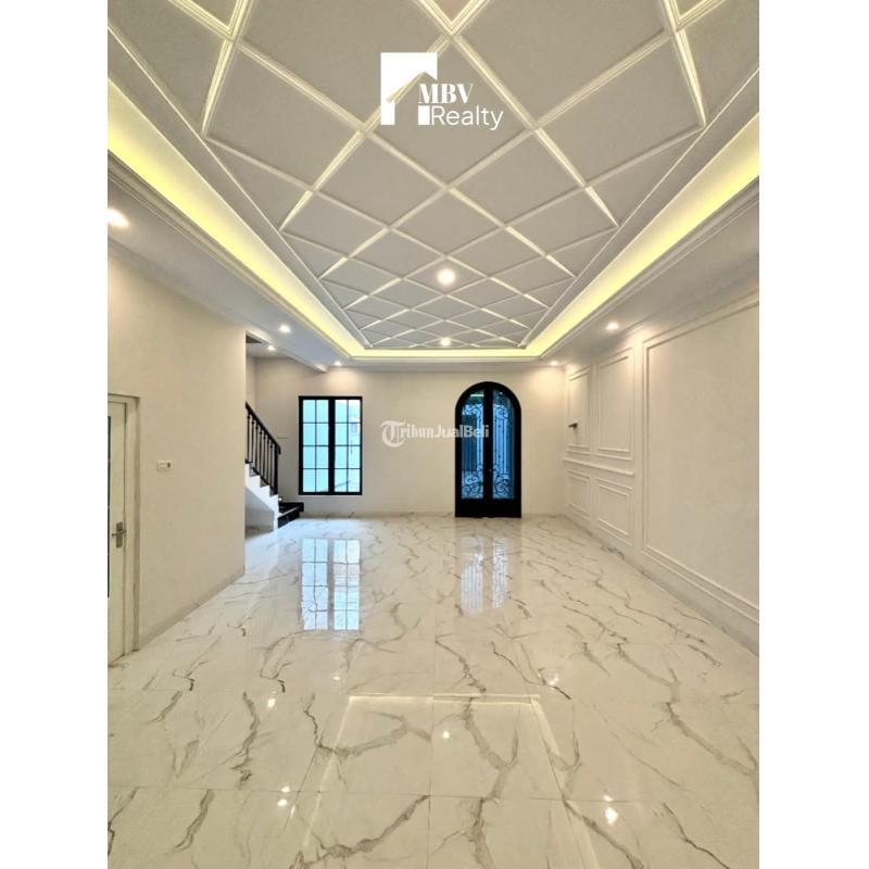 Jual Rumah Baru American Classic Tipe 210 Baru 2,5 Lantai Ada Rooftop di Jagakarsa - Jakarta Selatan