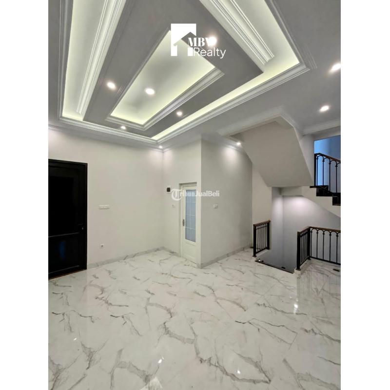 Jual Rumah Baru American Classic Tipe 210 Baru 2,5 Lantai Ada Rooftop di Jagakarsa - Jakarta Selatan