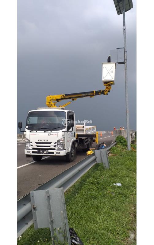 Sewa Sky Lift Harga Terjangkau - Jember  