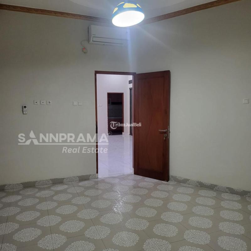 Dijual Rumah, LT. 144m2, LB. 125m2, 2KT, 2KM, Lokasi Strategis, SHM, Dalam Komplek Permata Cimanggis - Depok