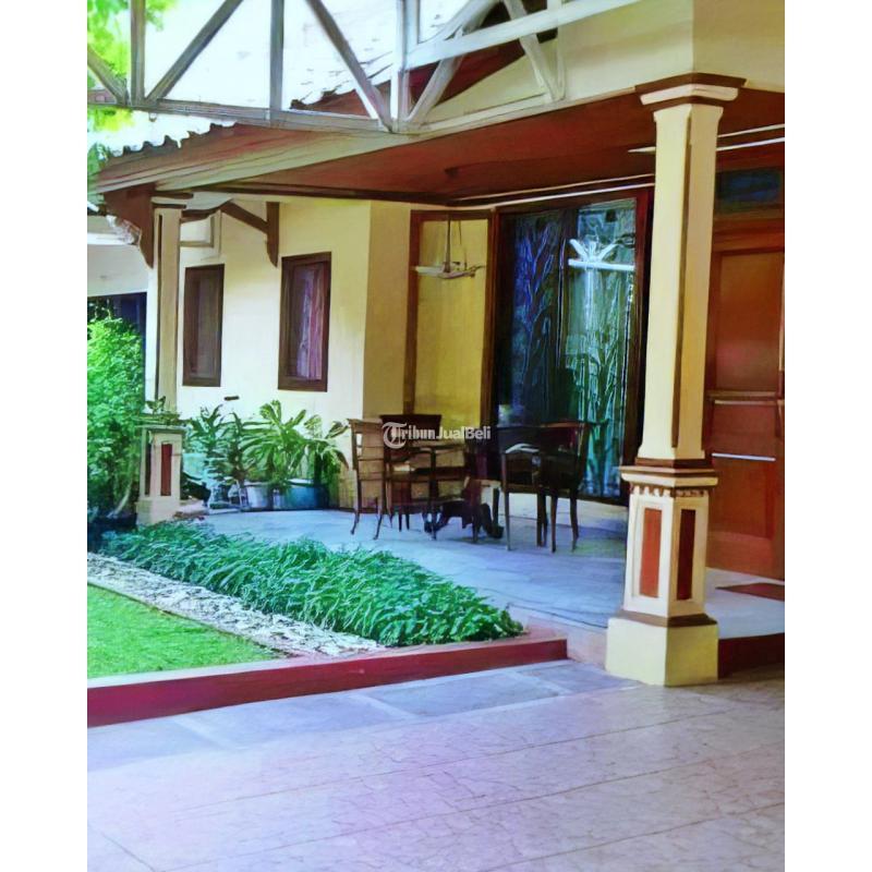 Jual Rumah 2 Lantai Akses 2 Mobil Ada Private Swimming Pool Bebas Banjir - Jakarta Selatan