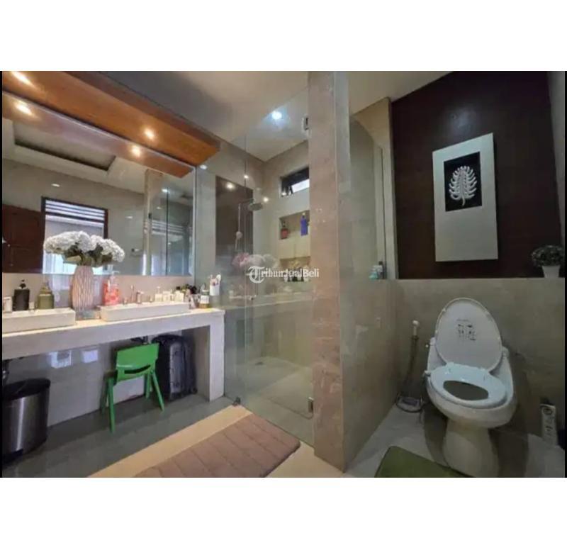 Rumah Modern Tipe 400 Dijual Bekas Di Kompleks Cluster One Gate Di Gatot Subroto Timur dekat Living Work - Denpasar