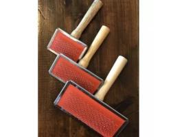 Sisir Hewan Gagang Kayu Ukuran S SR49-Amigos Petshop - Makassa