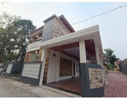 Dijual Rumah Cantik 2 Lantai, LT. 120m2, LB. 130m2, Desain Elegan, SHM, di Maguwoharjo, Sleman - Yogyakarta