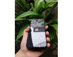 Dijual Handphone Iphone 11, Resmi Ibox, Original, Ada Minus Dikit - Banda Aceh