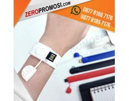 Souvenir Unik dan Fungsional Flashdisk Rubber Gelang Slap On FDBR05 - Tangerang