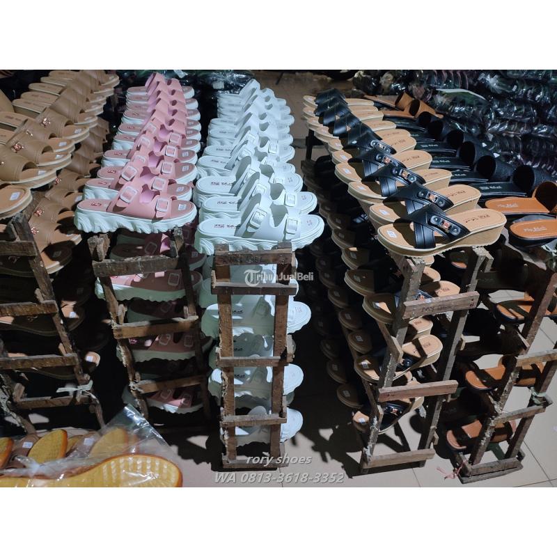 Produsen Sandal Pria Wanita Siap Kirim Ke Seluruh Kota - Mojokerto