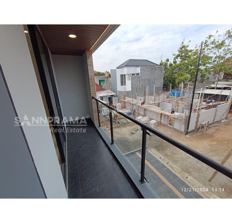 Jual Townhouse Mewah Luas 78 m2 dalam Perumahan Pelita Meruyung Cinere - Depok