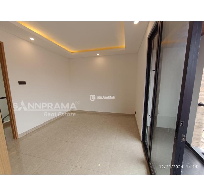 Jual Townhouse Mewah Luas 78 m2 dalam Perumahan Pelita Meruyung Cinere - Depok