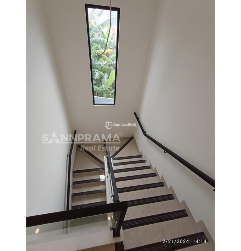 Jual Townhouse Mewah Luas 78 m2 dalam Perumahan Pelita Meruyung Cinere - Depok