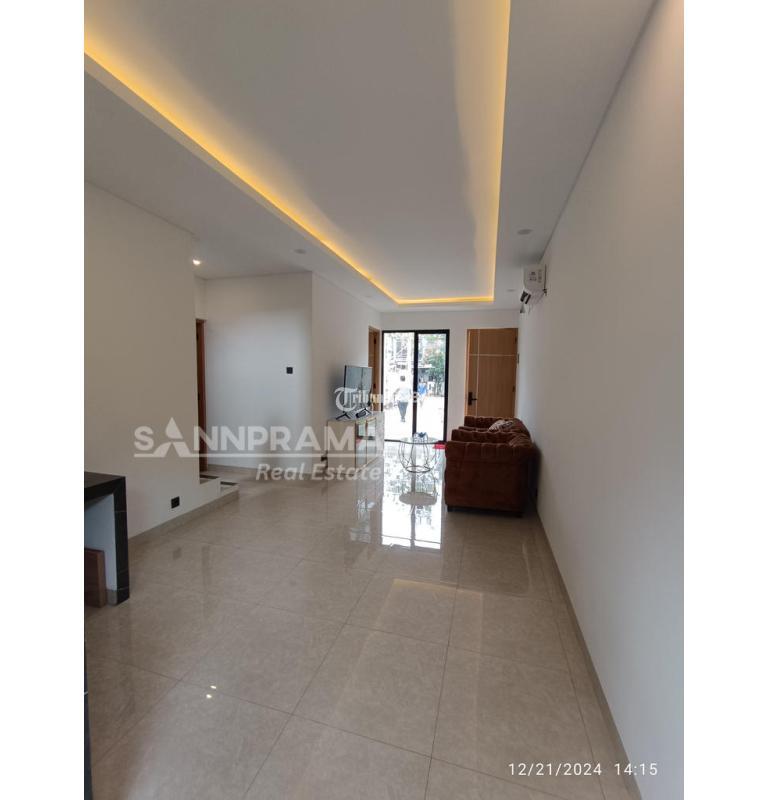 Jual Townhouse Mewah Luas 78 m2 dalam Perumahan Pelita Meruyung Cinere - Depok