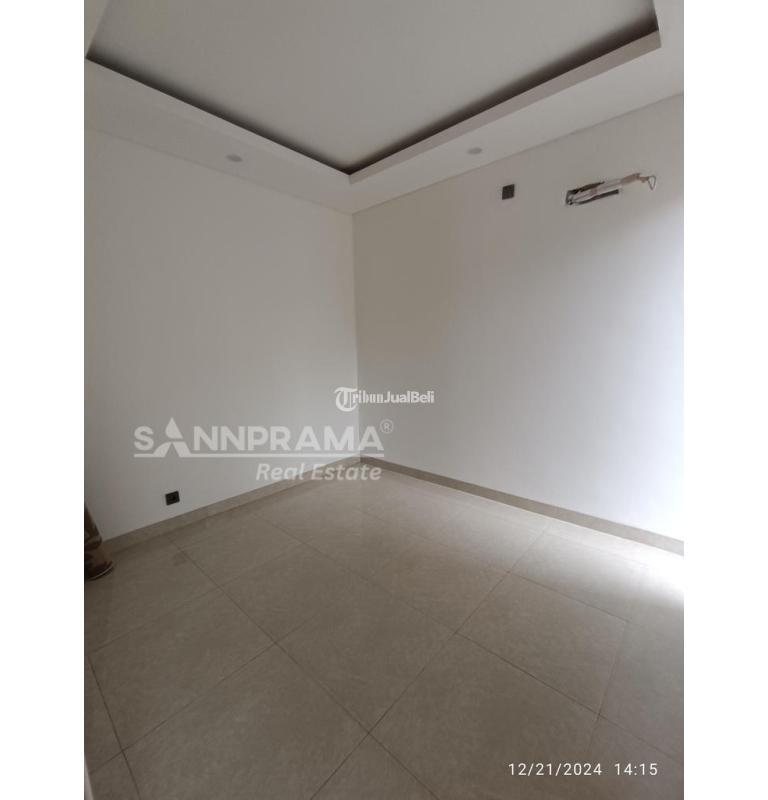 Jual Townhouse Mewah Luas 78 m2 dalam Perumahan Pelita Meruyung Cinere - Depok
