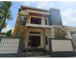 Dijual Rumah 2 Lantai, LT. 120m2, LB. 130m2, 4KT, 3KM, SHM, Siap Huni, Terletak di Kawasan Berkembang, Sleman - Yogyakarta