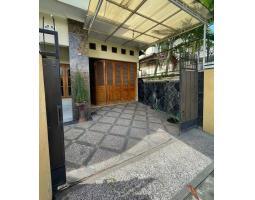 Dijual Rumah Second, LT. 201m2, LB. 150m2, SHM, Bangunan Bagus dan Terawat, Cocok Untuk Homestay, Tepi Jalan Raya, Lokasi Pusat Kota - Yogyakarta