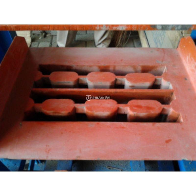 TERBAIK Mesin pencetak batakopaving manual vibrator Hub: 081285840002 (billy)