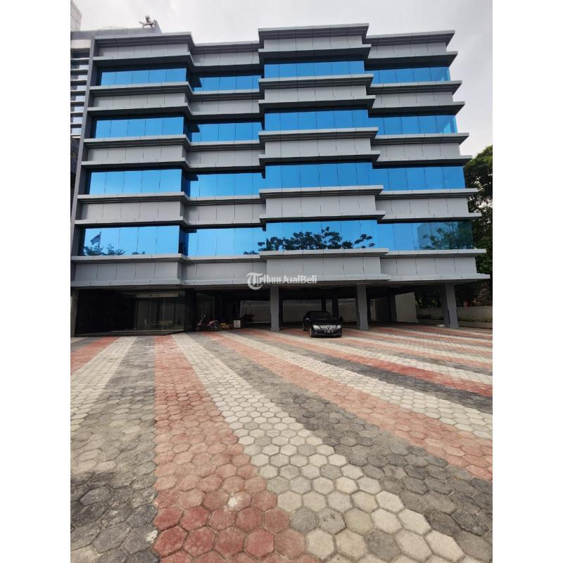 Gedung Baru Komersial Perkantoran Dekat Toll