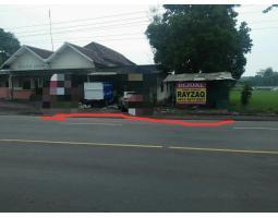 Dijual Toko dan Tanahnya Luas 1250 m2 Di Tepi Jalan Raya Tongas Kabupaten - Probolinggo Jawa Timur