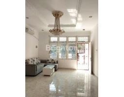 Disewakan Rumah 15 Lantai Hoek Villa Melati Siap Huni LT188 LB177 3KT 3KM  Tangerang Selatan Banten