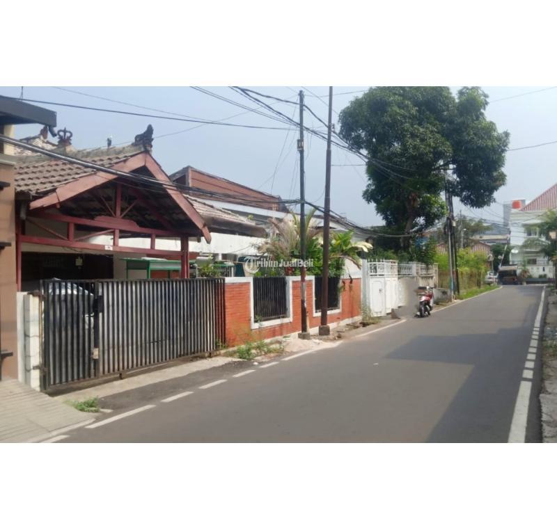 Dijual Rumah Tua Hitung Tanah Luas 250m2 Bekas Siap Huni di Cempaka Putih - Jakarta Pusat