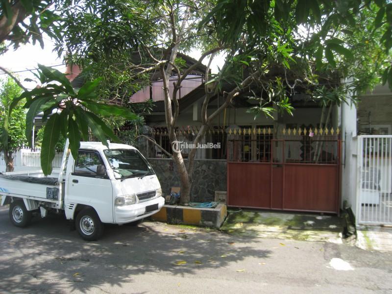 Rumah Depan Taman di Babatan Mukti - Surabaya