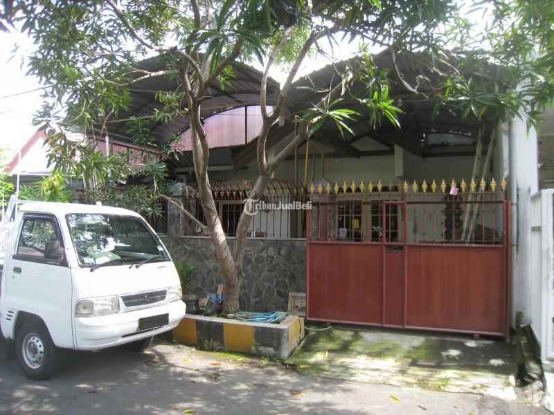 Rumah Depan Taman di Babatan Mukti - Surabaya