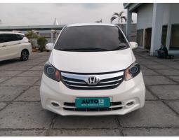 Honda Freed 1.5 E PSD AT 2013 Putih Siap Pakai