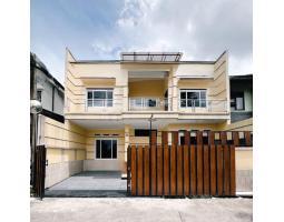 Rumah Lux Besar Terawat Siap Huni Di Bukit Sariwangi